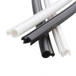 Rubber seal strip for door and window