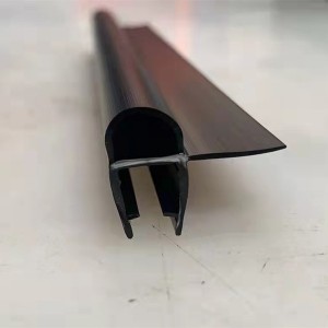 Rubber seal strip for door and window