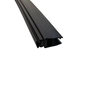 Rubber seal strip for door and window
