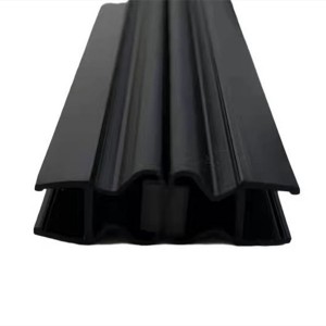 Rubber seal strip for door and window