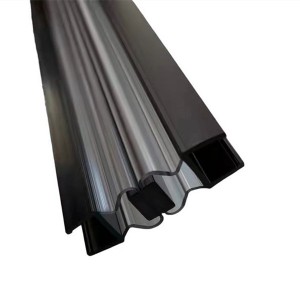 Rubber seal strip for door and window
