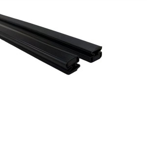Rubber seal strip for door and window