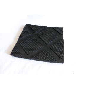 DM4005–Diamond With Hammer Top Cow rubber matting